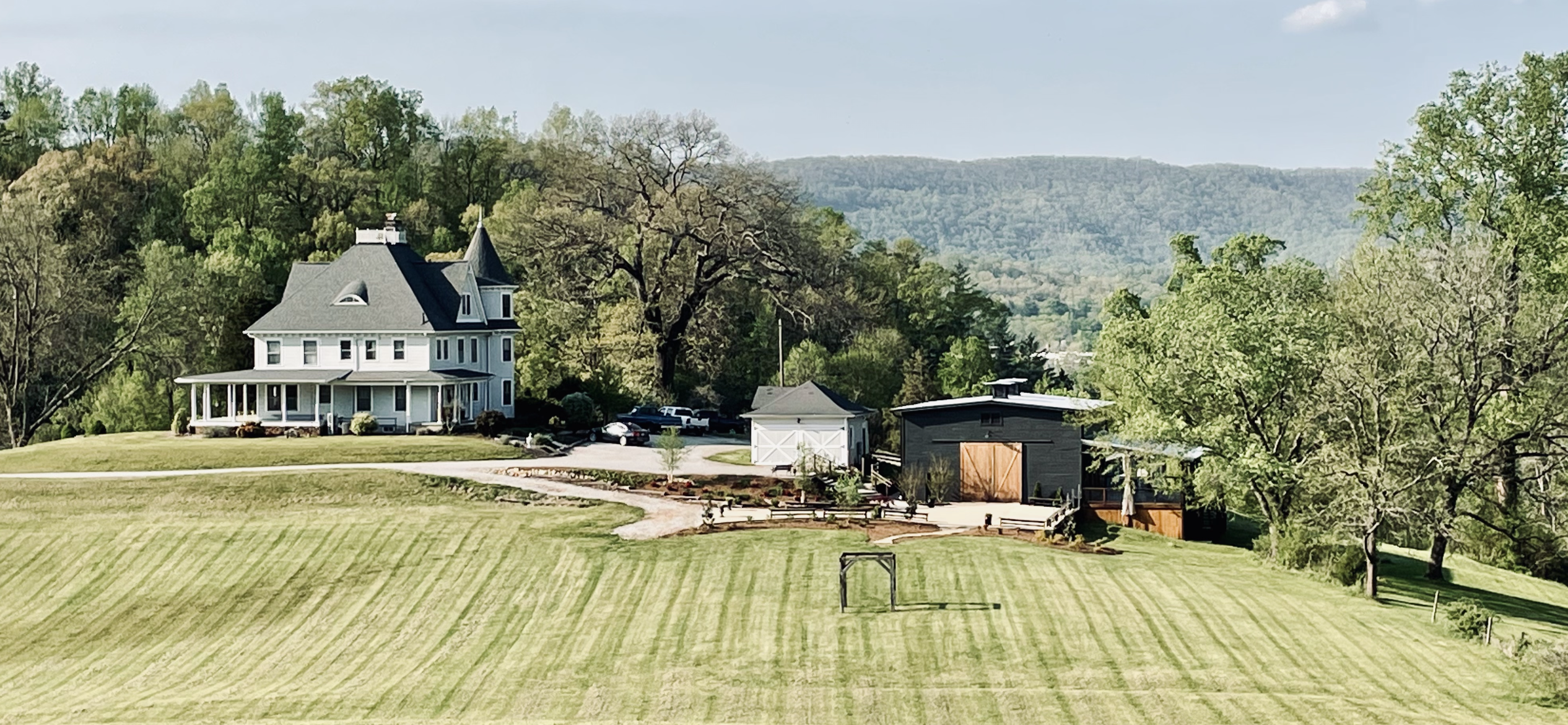 Bird's eye view of The Manor at Stowers Hill property